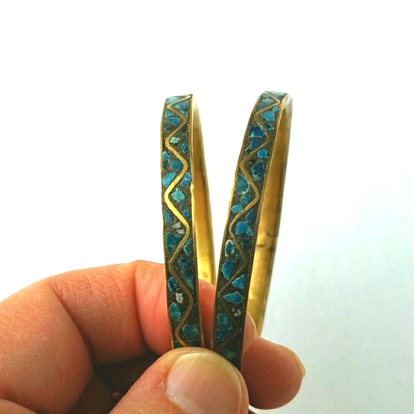2 Vintage Brass Inlaid Turquoise Bangles Bracelets - Picture 1 of 4